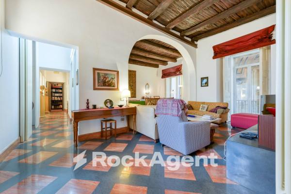 appartamento in vendita a Napoli in zona San Lorenzo