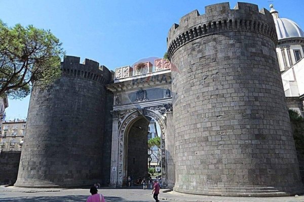 appartamento in vendita a Napoli in zona Vicaria