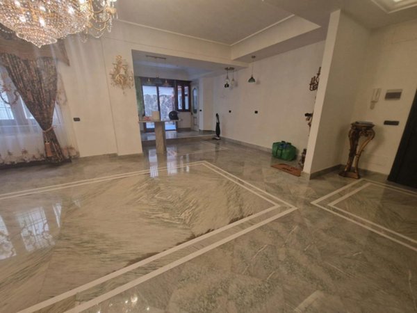 appartamento in vendita a Napoli in zona Vicaria