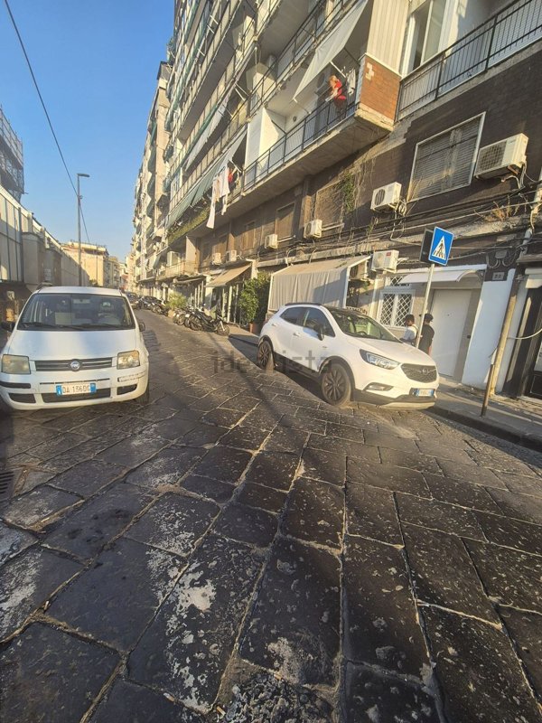appartamento in vendita a Napoli in zona Mercato