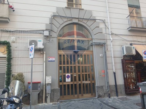 locale commerciale in vendita a Napoli