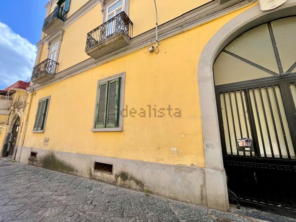 appartamento in vendita a Napoli in zona San Carlo all'Arena