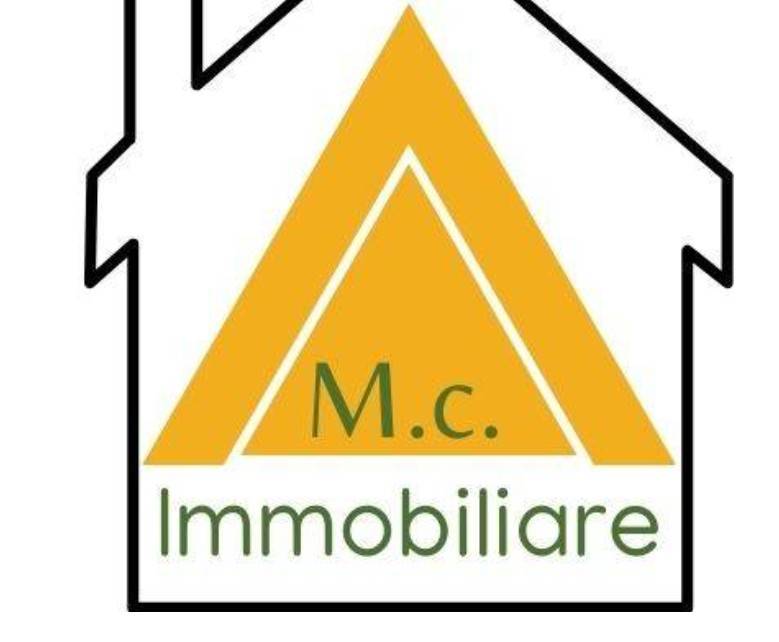 appartamento in vendita a Napoli in zona Chiaia