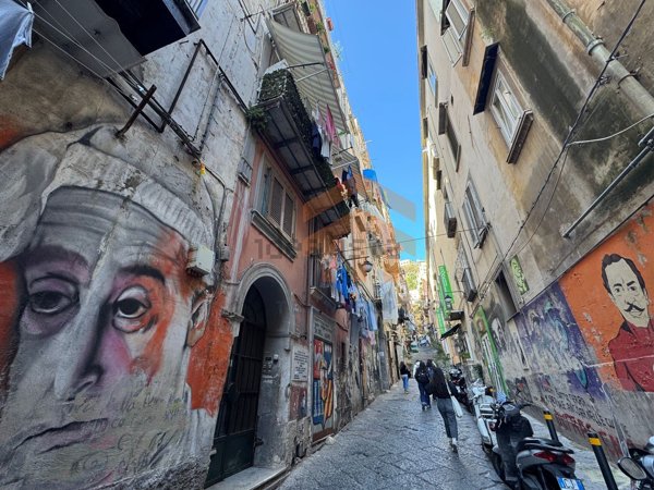 appartamento in vendita a Napoli in zona Montecalvario