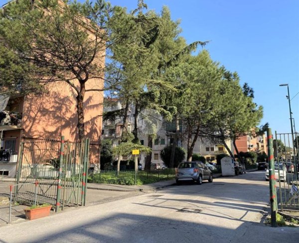 appartamento in vendita a Napoli in zona Barra