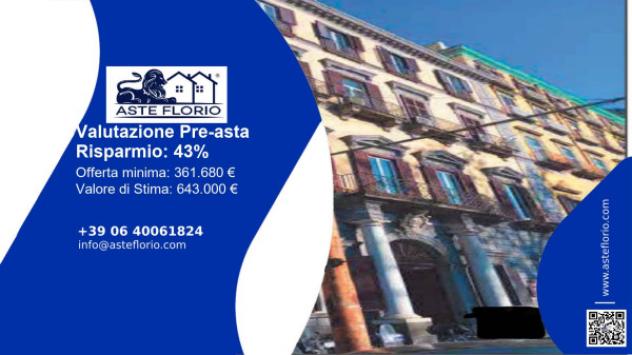 appartamento in vendita a Napoli in zona Chiaia