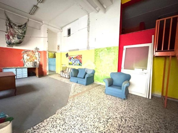negozio in vendita a Napoli in zona Secondigliano