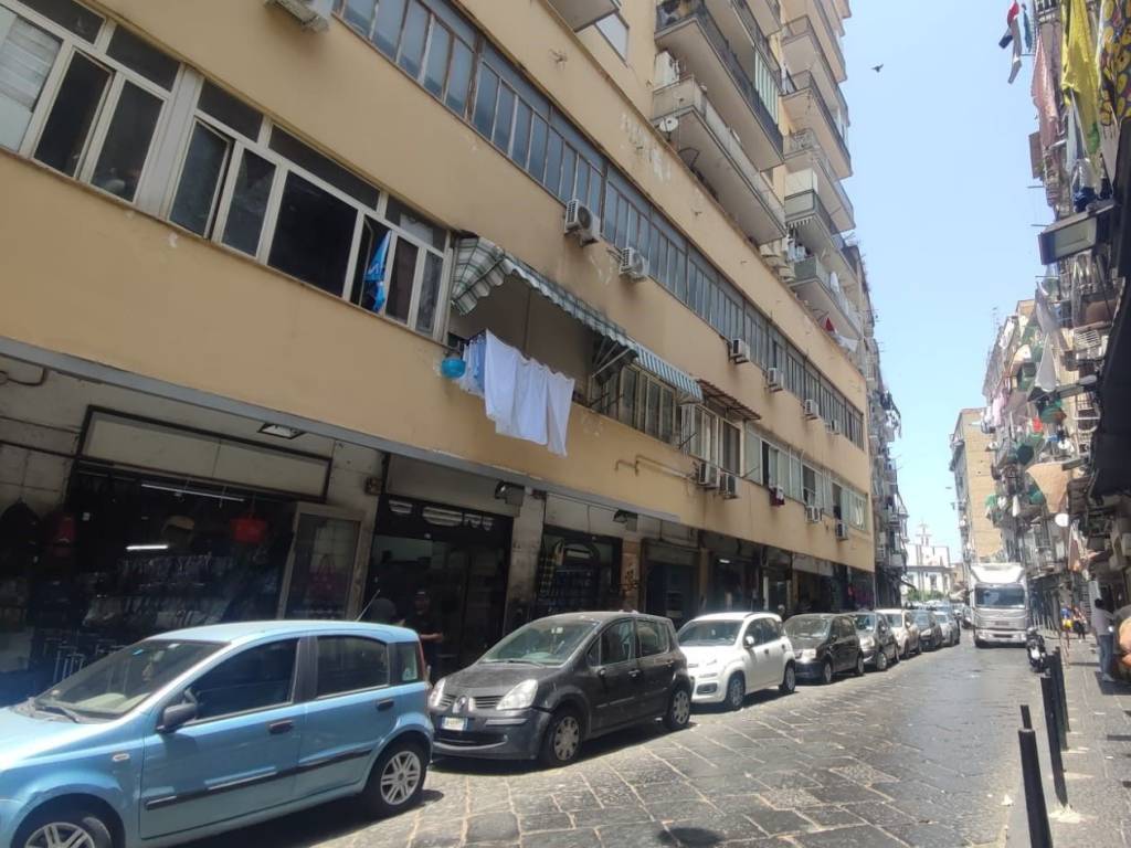 appartamento in vendita a Napoli in zona San Lorenzo