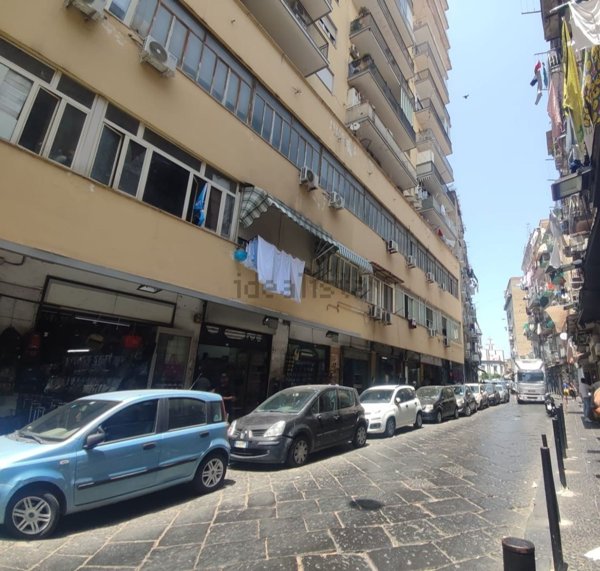appartamento in vendita a Napoli in zona San Lorenzo