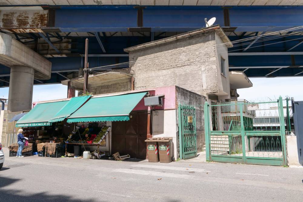 appartamento in vendita a Napoli in zona Barra