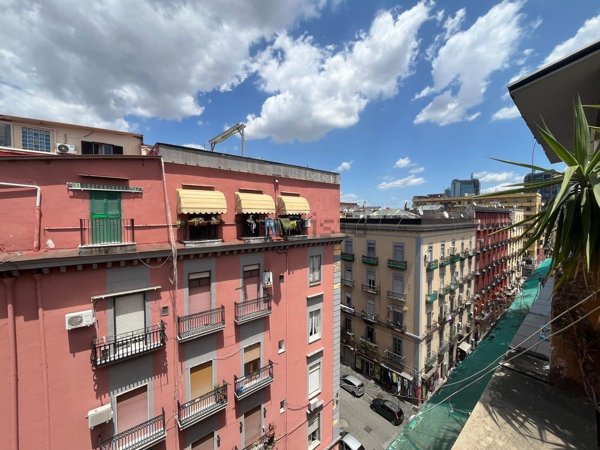 appartamento in vendita a Napoli in zona Vicaria