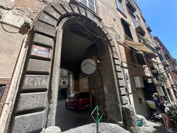 locale commerciale in vendita a Napoli