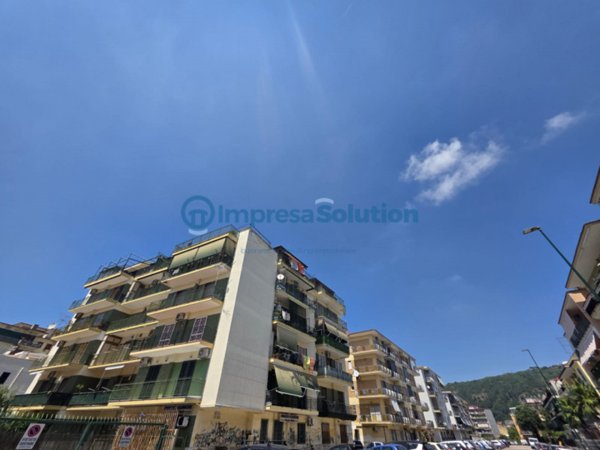 negozio in vendita a Napoli in zona Pianura