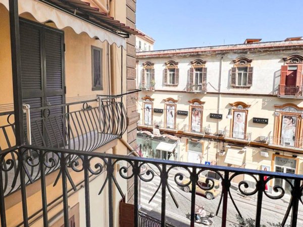 negozio in vendita a Napoli
