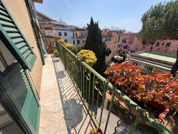 appartamento in vendita a Napoli in zona Stella