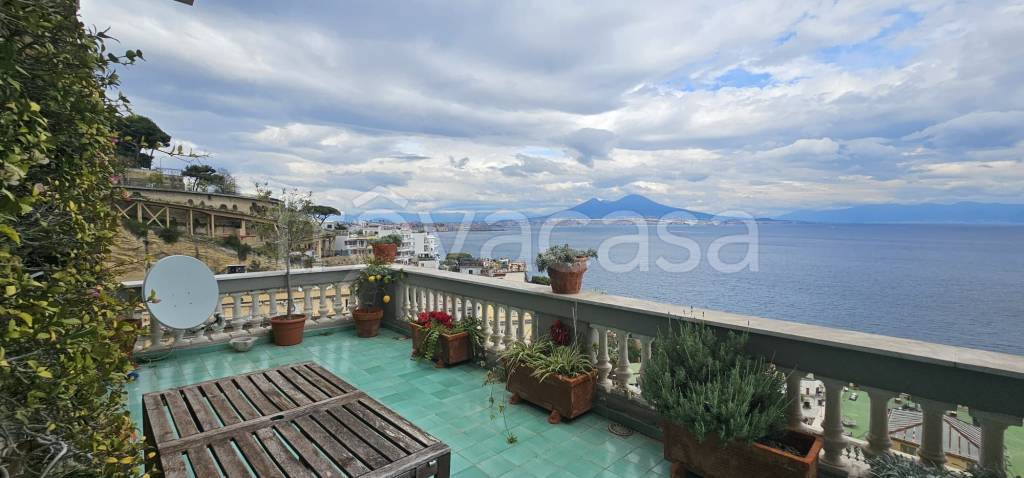 appartamento in vendita a Napoli in zona Posillipo