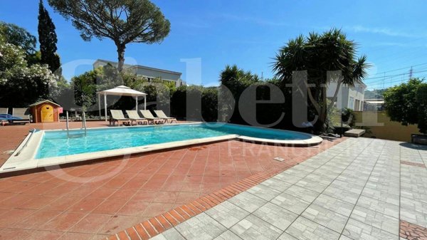casa indipendente in vendita a Napoli in zona Bagnoli