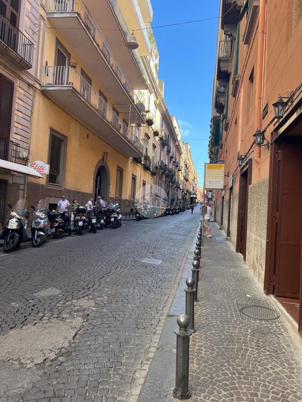 appartamento in vendita a Napoli in zona San Ferdinando