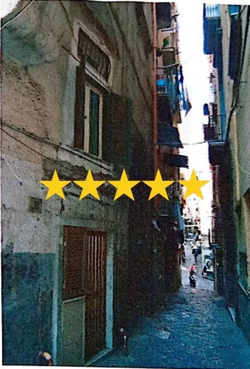 appartamento in vendita a Napoli in zona Pendino / San Giuseppe