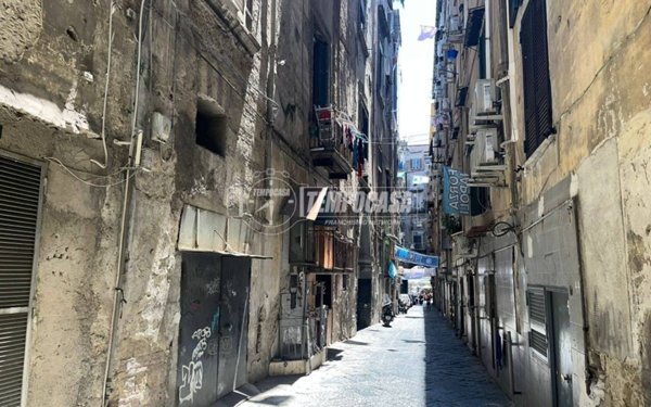 appartamento in vendita a Napoli in zona Stella