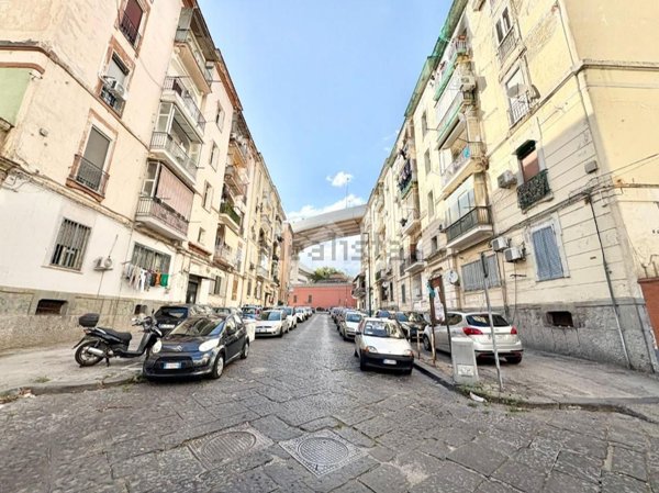 appartamento in vendita a Napoli in zona Poggioreale