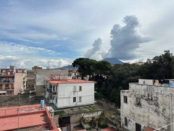 appartamento in vendita a Napoli in zona Barra