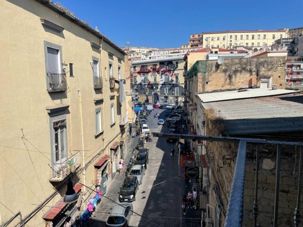 appartamento in vendita a Napoli in zona Stella