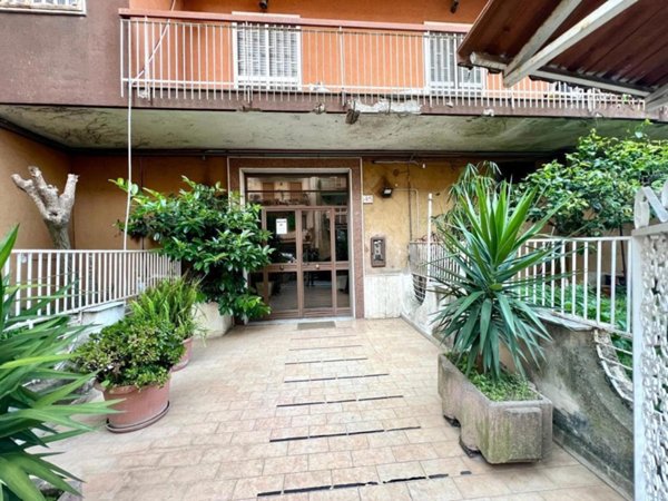 appartamento in vendita a Napoli in zona Pianura