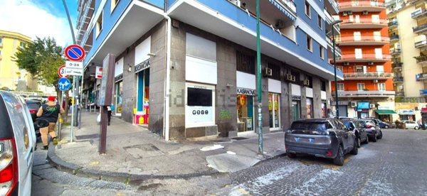 negozio in vendita a Napoli in zona Arenella