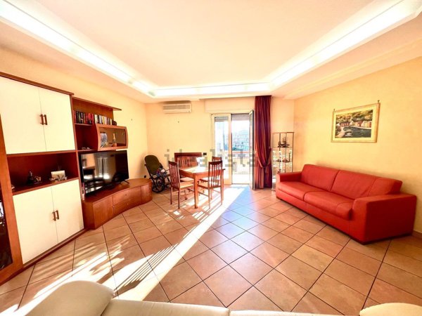 appartamento in vendita a Napoli in zona Pianura