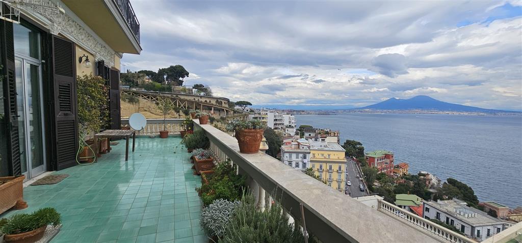 appartamento in vendita a Napoli in zona Posillipo