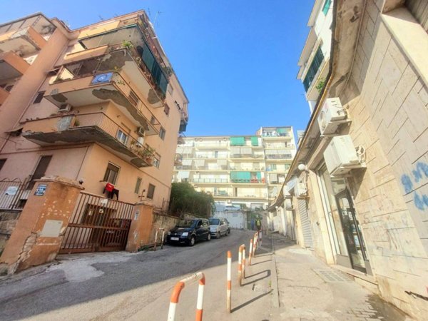 appartamento in vendita a Napoli in zona Fuorigrotta