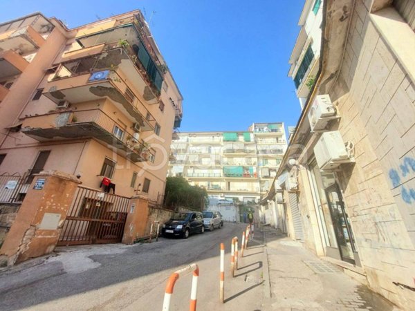 appartamento in vendita a Napoli in zona Fuorigrotta