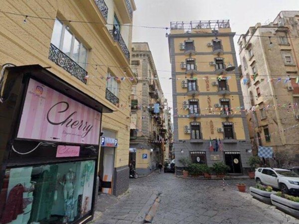 appartamento in vendita a Napoli in zona Mercato
