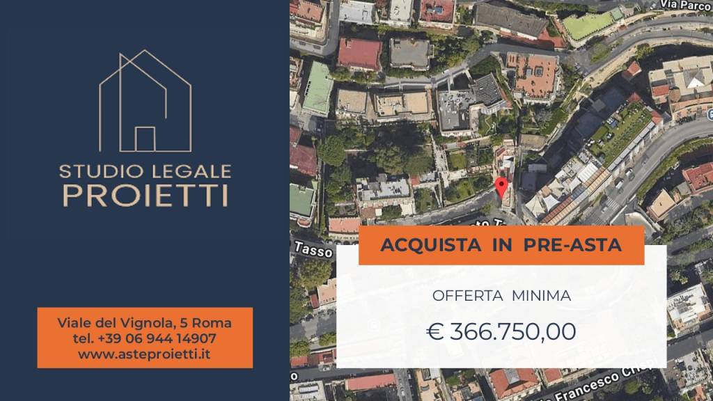 appartamento in vendita a Napoli in zona Chiaia