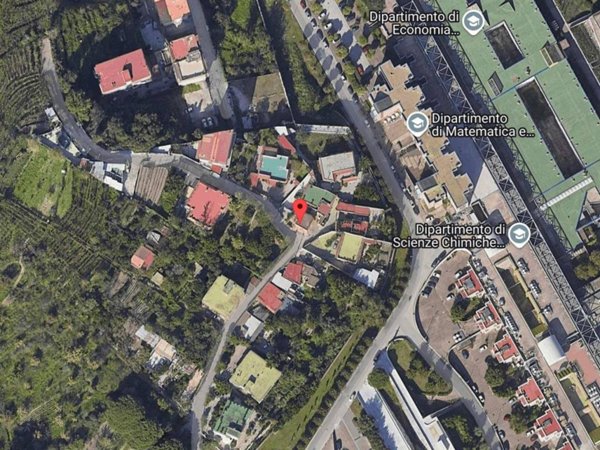 casa indipendente in vendita a Napoli in zona Fuorigrotta