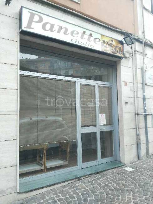 negozio in vendita a Napoli in zona Capodimonte / Colli Aminei