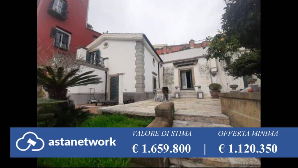 casa indipendente in vendita a Napoli in zona Posillipo