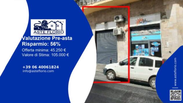 negozio in vendita a Napoli in zona Arenella