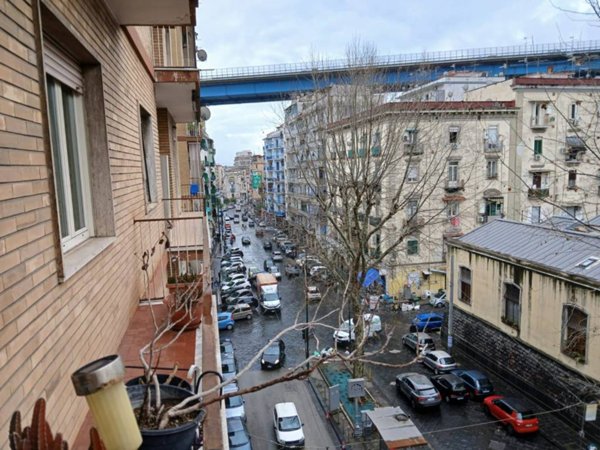 appartamento in vendita a Napoli in zona Stella