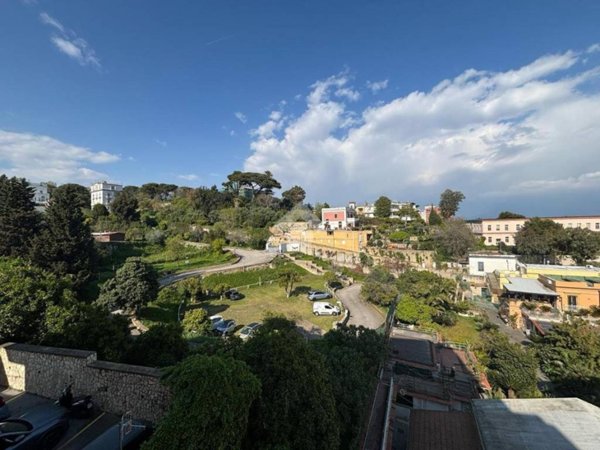 appartamento in vendita a Napoli in zona Posillipo