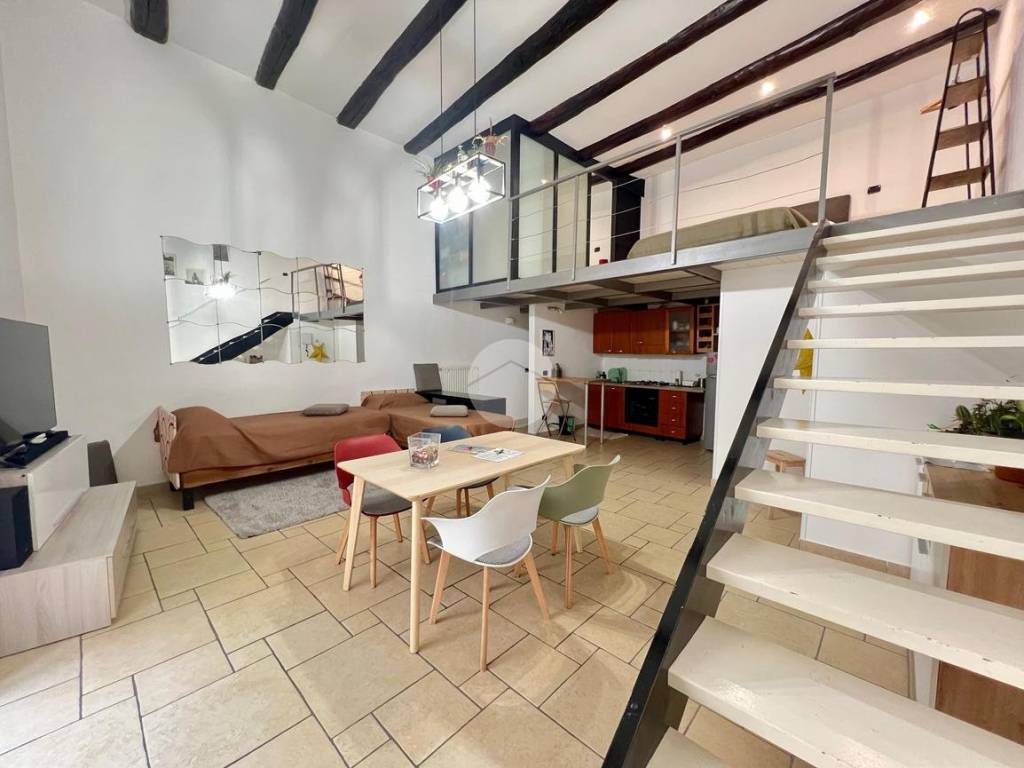 appartamento in vendita a Napoli in zona Arenella