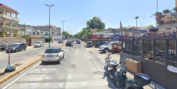 appartamento in vendita a Napoli in zona Pianura