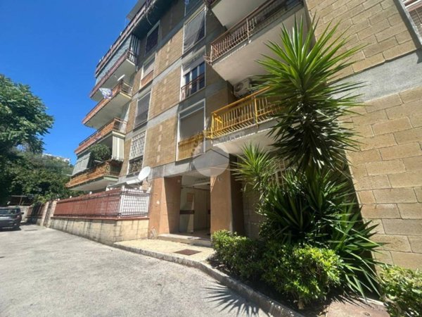appartamento in vendita a Napoli in zona Stella