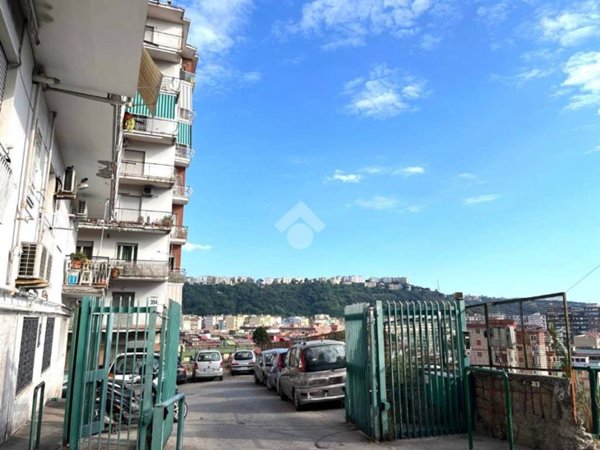 appartamento in vendita a Napoli in zona Bagnoli
