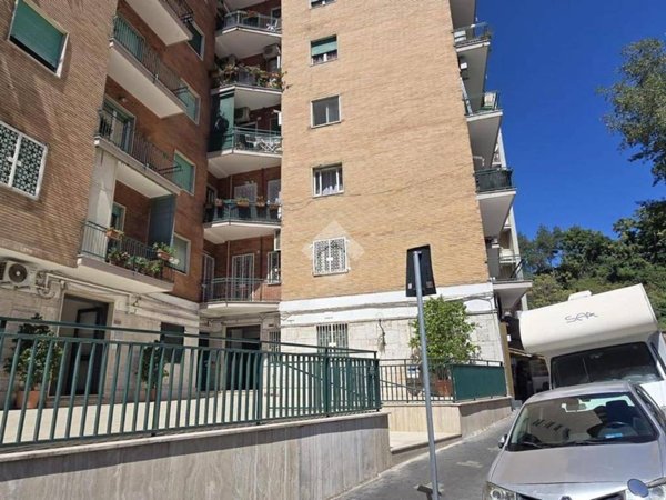 appartamento in vendita a Napoli in zona Fuorigrotta