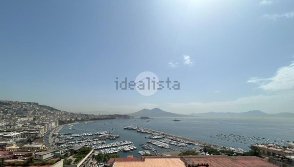 appartamento in vendita a Napoli in zona Chiaia