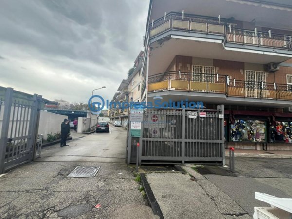 negozio in vendita a Napoli in zona Soccavo