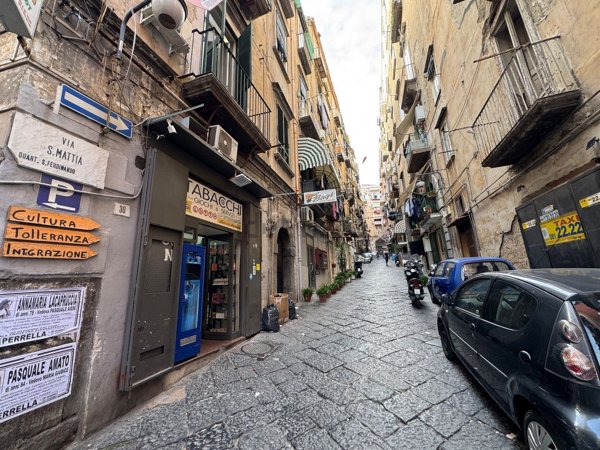 appartamento in vendita a Napoli in zona San Ferdinando
