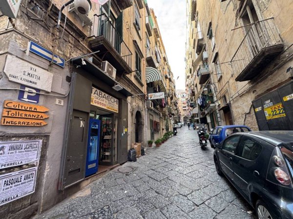 appartamento in vendita a Napoli in zona San Ferdinando